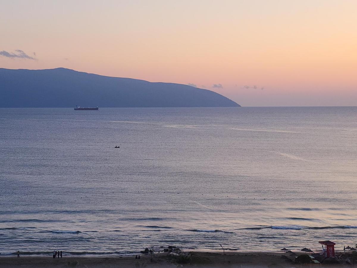Cloud 10 Apartment Vlorë Esterno foto