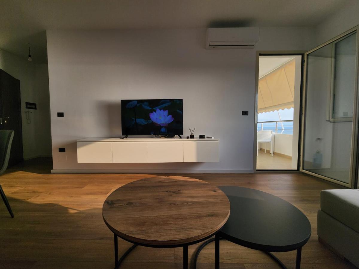 Cloud 10 Apartment Vlorë Esterno foto